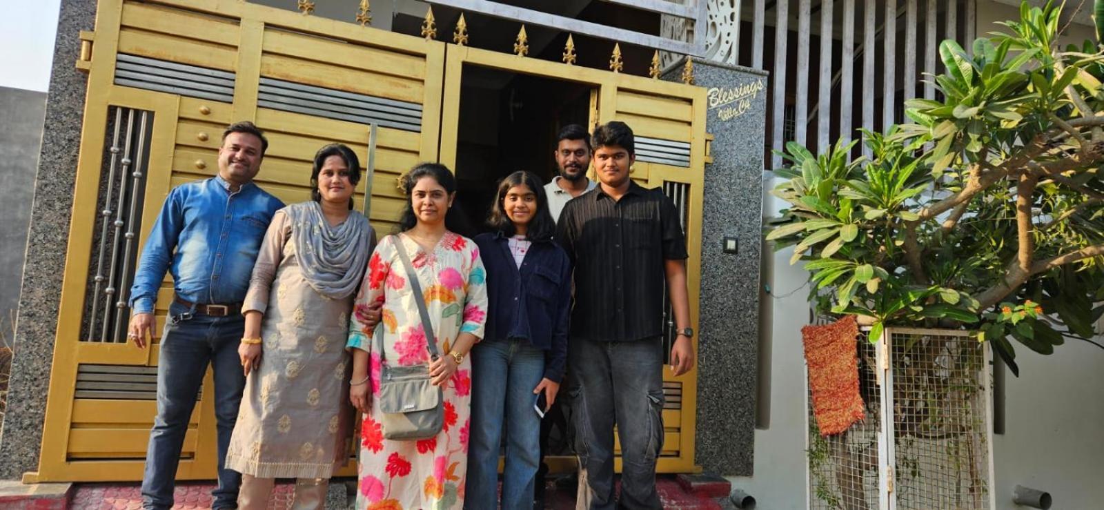 Blessing'S Home Stay 5 Bedrooms Luxury Villa Exquisite 5 Bedroom Villa Ideal Family Home Stay With Spacious Living Lucknow Exterior foto